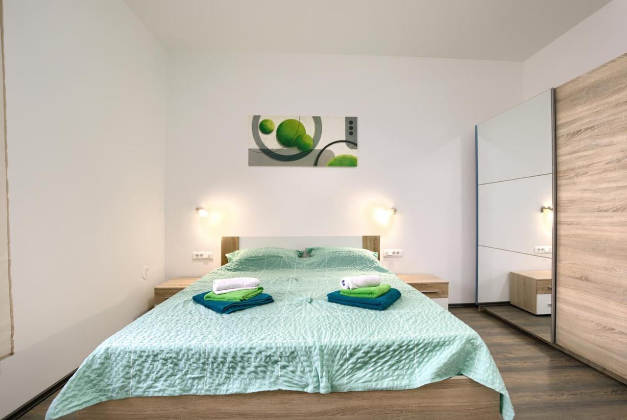 Amphitheater 3+2 Modern Apartment With Terrace, Wifi, Netflix Pula Exteriör bild
